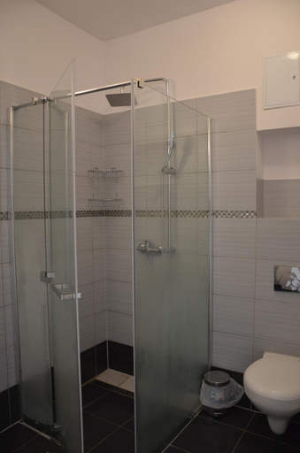 Bathroom 3, Bolko, Kłodzko