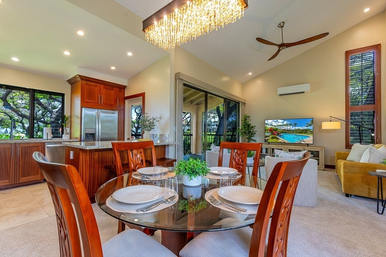 Food & Drinks 5, Wailea Ekahi 37e 1 Bedroom Condo