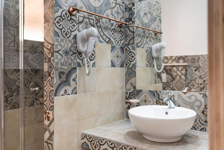 Bathroom 4, Sisula Country Hotel & SPA, Nuoro