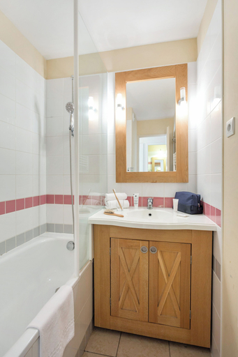 Bathroom 4, Pierre & Vacances Residence Les Dunes du Medoc, Gironde