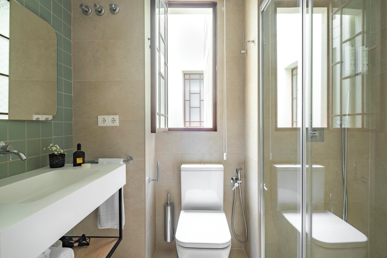 Bathroom 5, Aspasios Garden Apartments, Barcelona