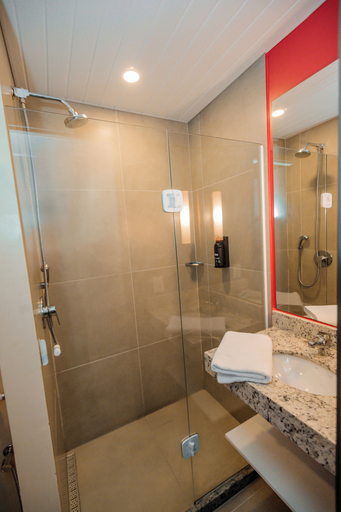 Bathroom 4, Ibis Budget Capao Bonito, Capão Bonito