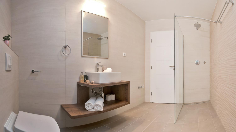 Bathroom 4, Apartment Kozina, Podstrana