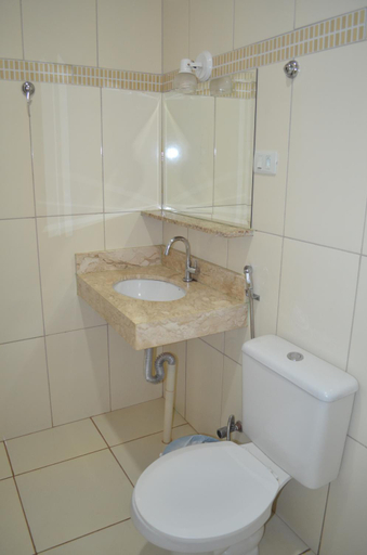 Bathroom 3, Hotel Samambaia, Indiara