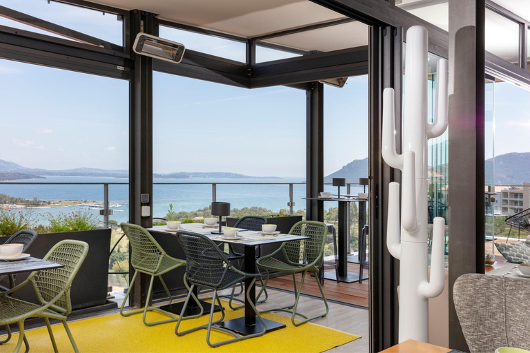 Others 4, Hotel Alcyon, Corse-du-Sud