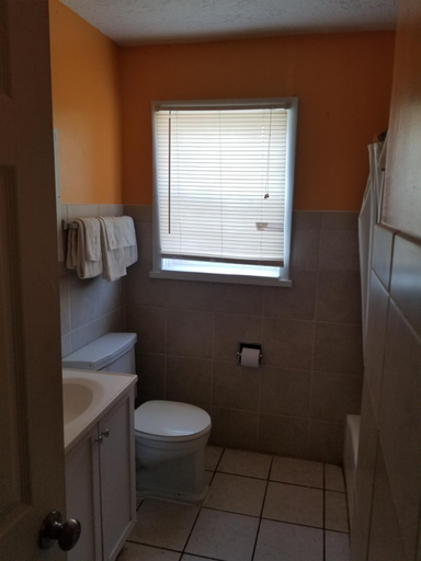 Bathroom 4, Sooner Motel, Lincoln