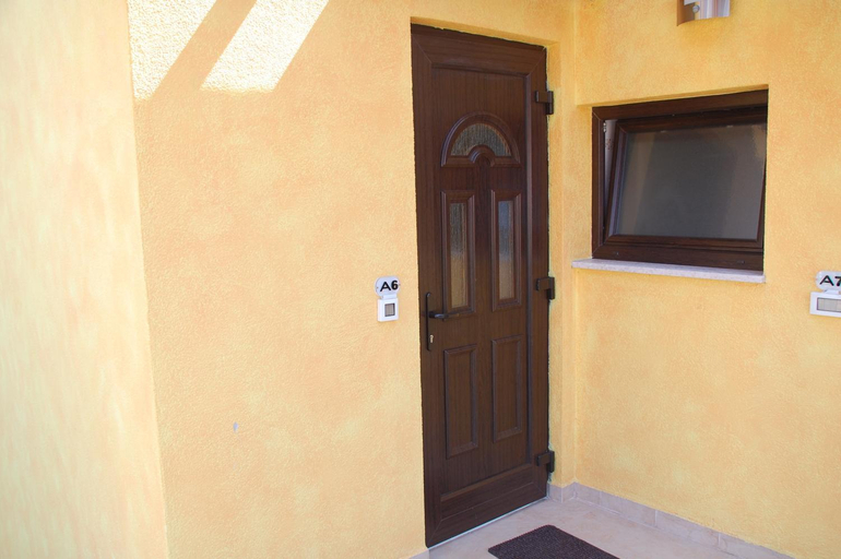Others 5, Villa Alpa, Umag