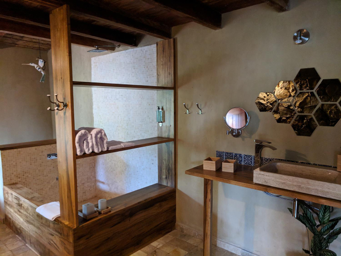 Bathroom 4, Mamaq Tambo Lodge, Bongará