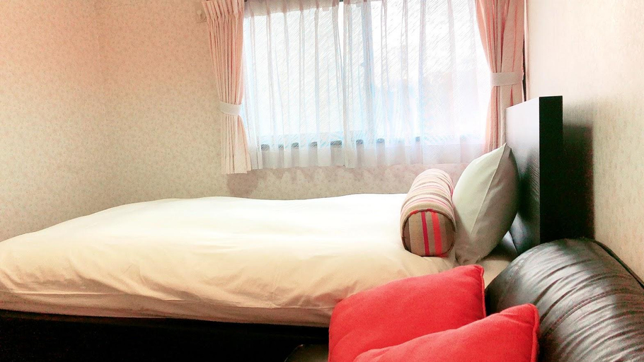 Bedroom 2, The Garden Hotel, Ichinomiya