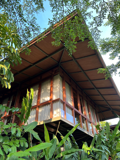 Exterior 14
