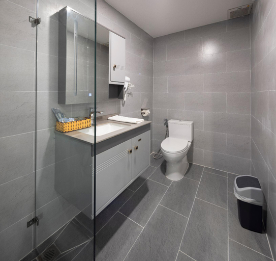 Bathroom 4