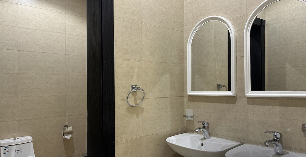 Bathroom 3, Al-Mutamarat A-2 Timeless History AG45, Riyadh