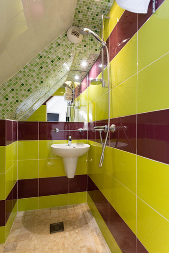 Bathroom 5, Hotel Mimosa, Paris