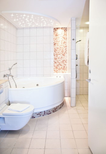Bathroom 5, Montra Hotel Sabro Kro, Århus