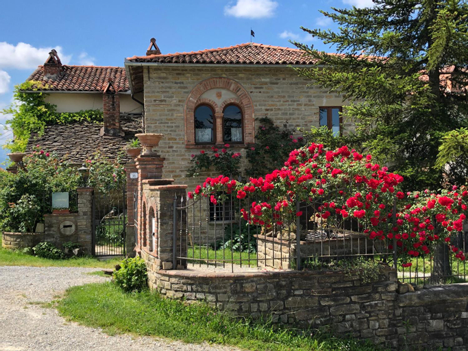 Casa Taro, Cuneo
