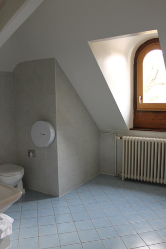 Bathroom 2, Le Cenacle, Genève