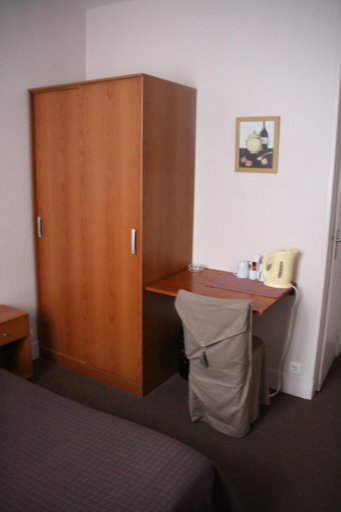 Others 4, Hotel du Roussillon, Paris