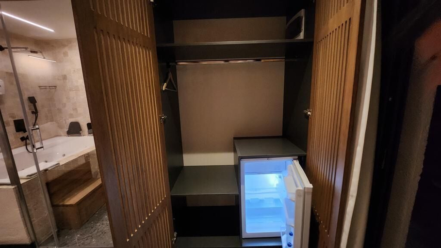Bathroom 5, Otel Barry, Bornova