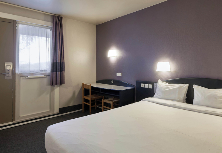 Bedroom 2, B&B Hotel Saclay, Essonne
