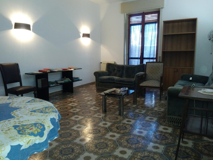 Others 5, B&B Cavour, Syracuse