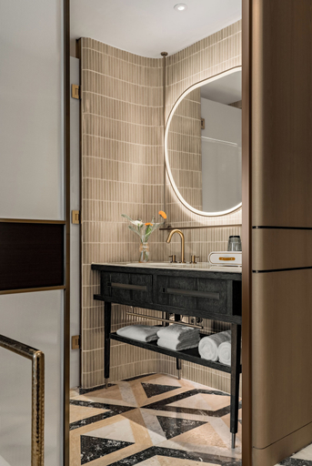 Bathroom 19