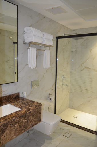 Bathroom 4, Midan Hotel, Makkah