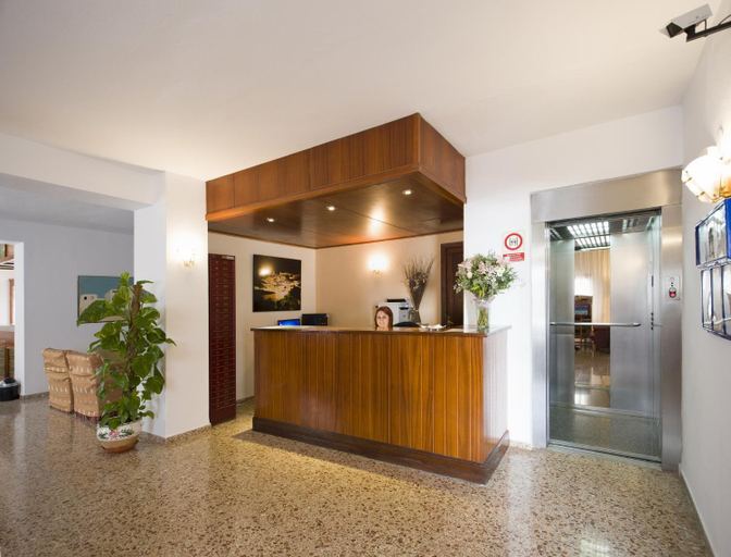 Lobby 3, Hostal Cervantes, Baleares