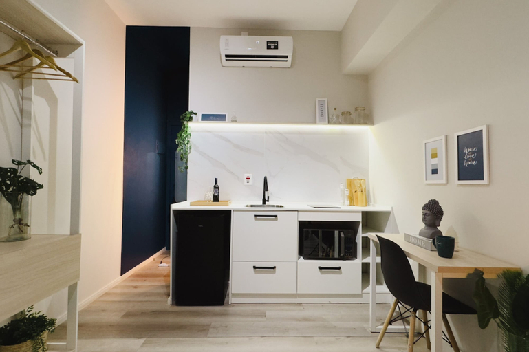 Dining Room 10