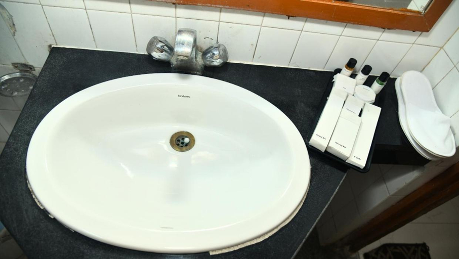 Bathroom 4, Hotel MM Continental, Varanasi