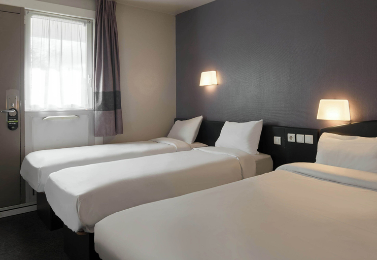 Bedroom 4, B&B Hotel Saclay, Essonne