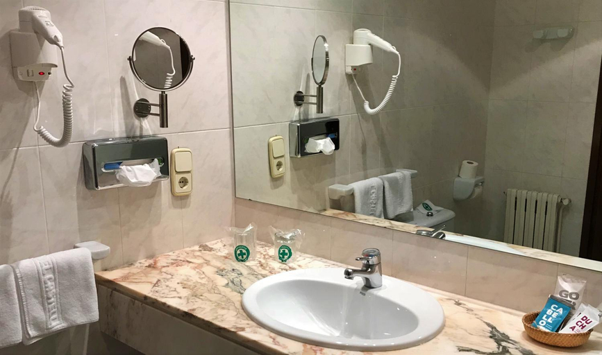 Bathroom 4, Hotel Roc del Castell