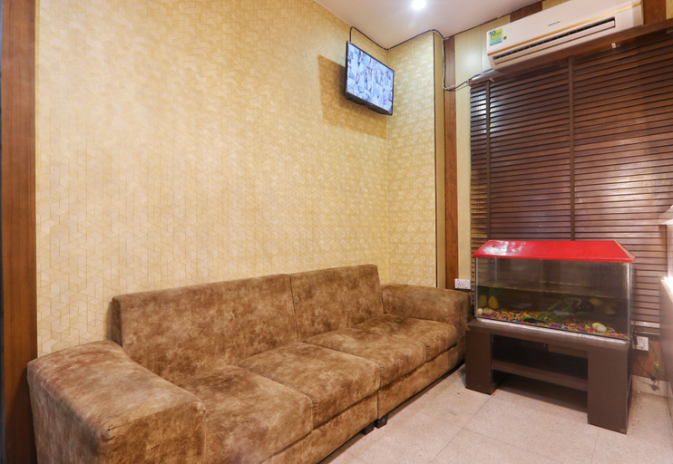 Others 5, Hotel Cristelia, Lucknow