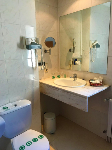 Bathroom 5, Hotel Roc del Castell