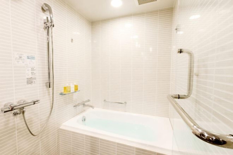 Bathroom 19