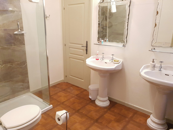 Bathroom 5, Le Logis d'Epargnes Chambre d'hotes Gite, Charente-Maritime