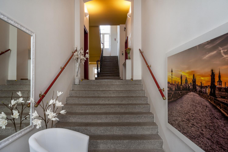 Public Area 2, Residence Vocelova, Praha 1