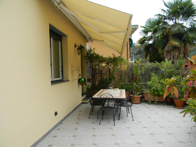 Exterior & Views 13
