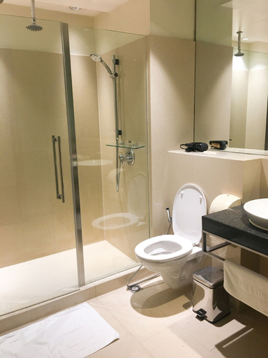 Bathroom 7