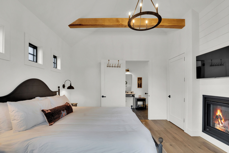 Bedroom 2, The Scout Boutique Cottages, Deschutes
