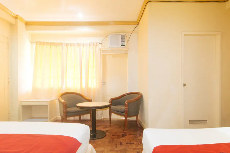 Bedroom 4, RedDoorz @ Tondaligan Beach Hotel, Dagupan City