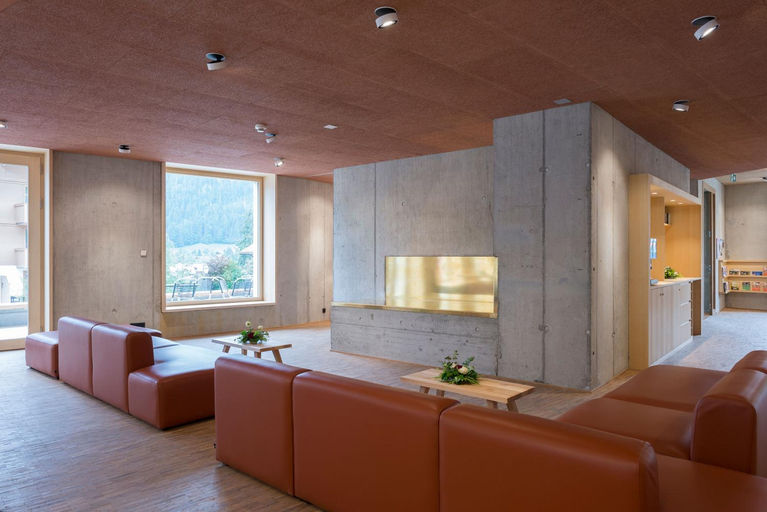 Public Area 2, Saanen-Gstaad Youth Hostel, Saanen