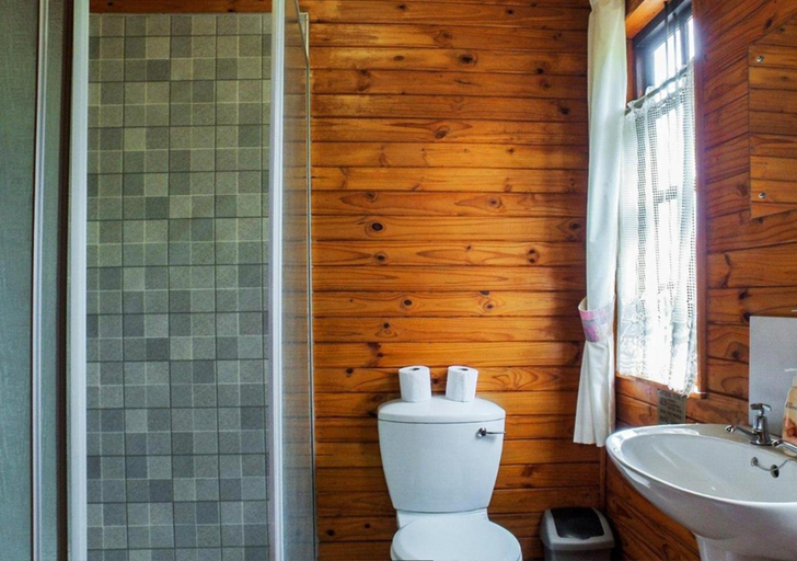 Bathroom 4, Impala Niezel Lodge & Safari Tours, Ehlanzeni
