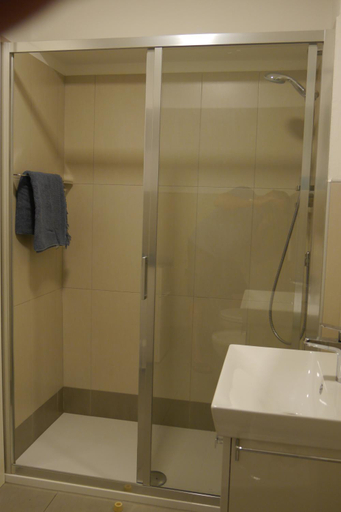 Bathroom 2, Casa Colmegna mit traumhaften See- und Bergblick, Varese