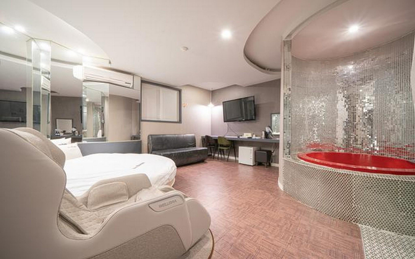 Bedroom 2, Busan Goejeong Rosso, Saha