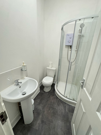 Bathroom 5, Parkview Residence, Manchester