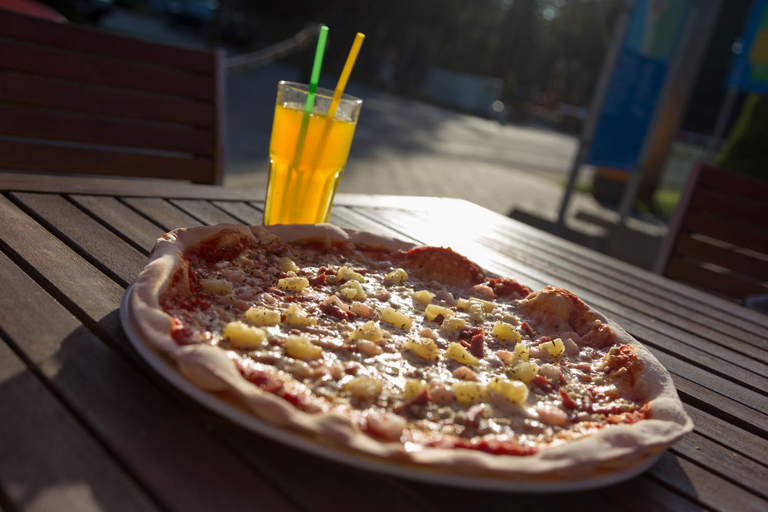 Food & Drinks