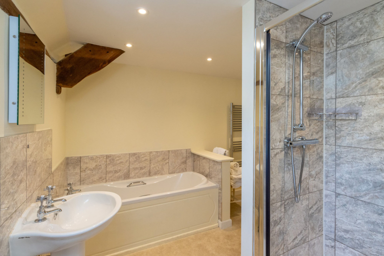 Bathroom 3, The New Inn, Devon