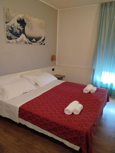 Others 4, Hotel Xibana, Padua