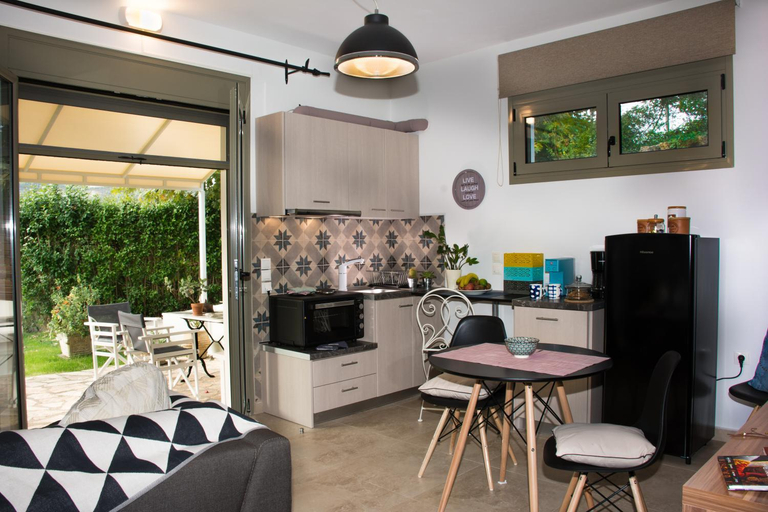 Others 4, Estia guest house, West Greece