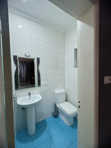 Bathroom 4, Dafika Lodge, Tema